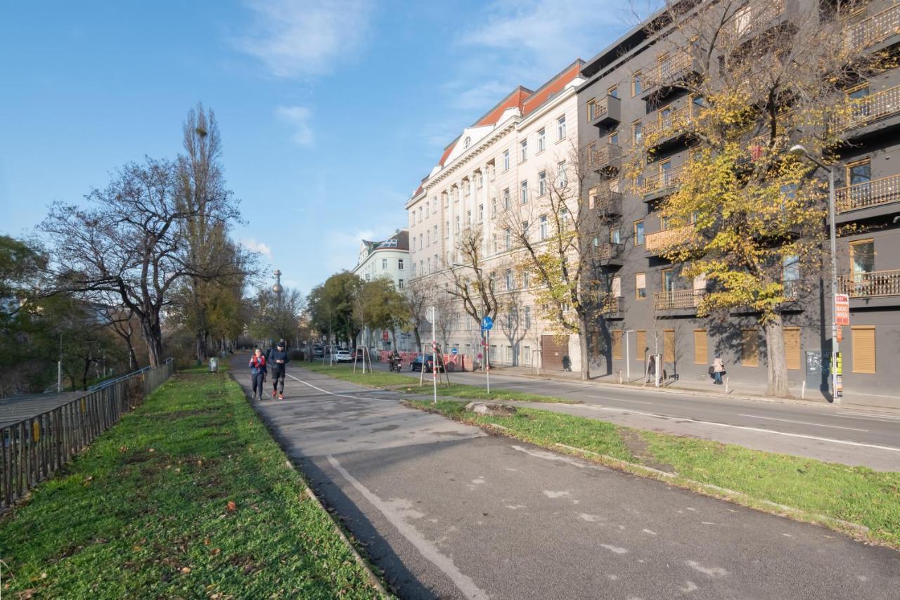 An Der Donau, 10 Minuten Ins Zentrum, Klimaanlage Wina Bagian luar foto